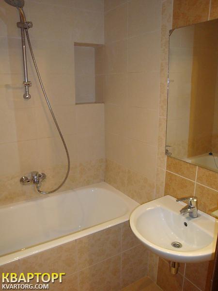 Rent out 2-room apartment. Киев,  Жмаченко — photo 2