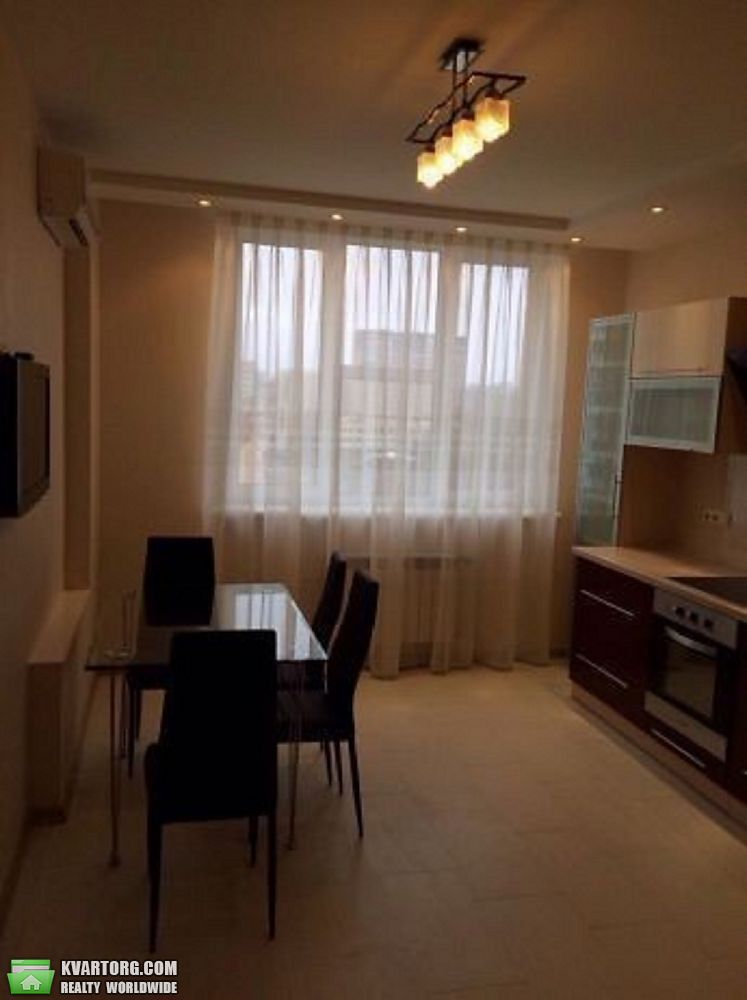 Rent out 3-room apartment. Киев, Ернста — photo 8