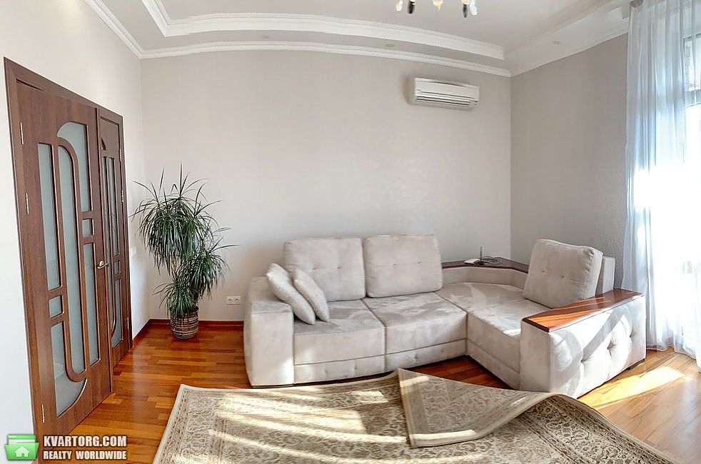 Rent out 2-room apartment. Киев,  Старонаводницкая — photo 1