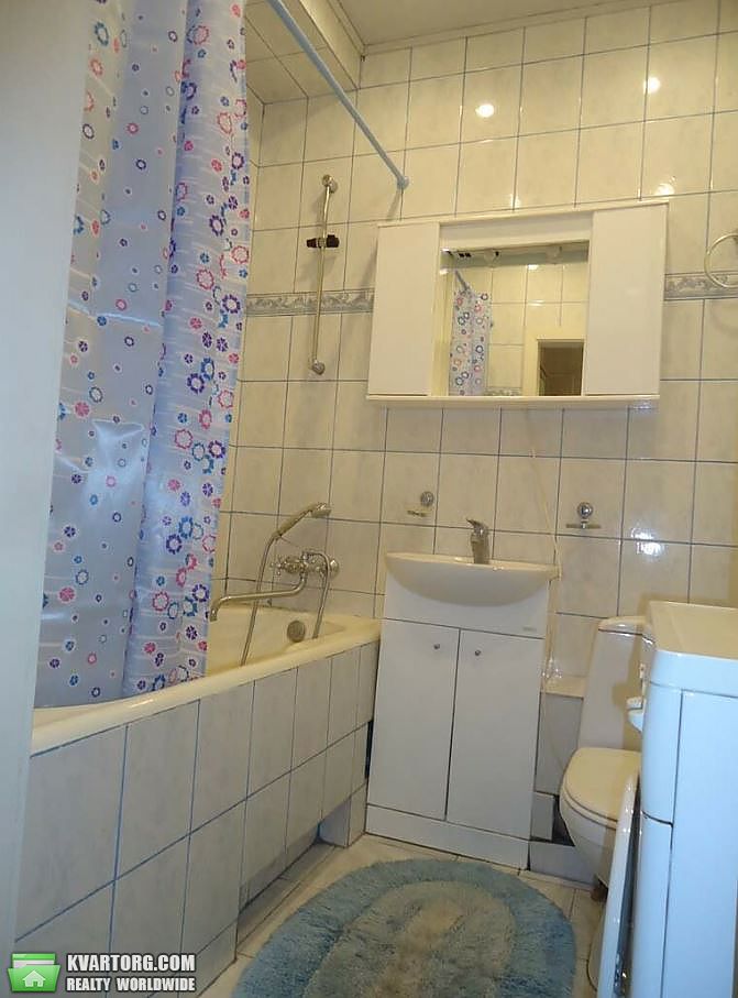 Rent out 2-room apartment. Киев,  Жилянская — photo 6