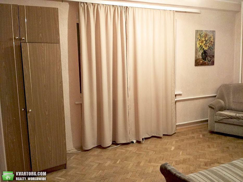Rent out 2-room apartment. Киев,  Энтузиастов — photo 2