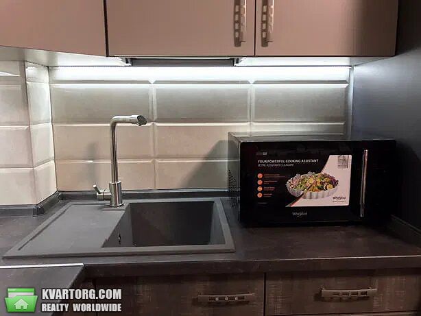 Rent out 1-room apartment. Киев, Соборности — photo 6