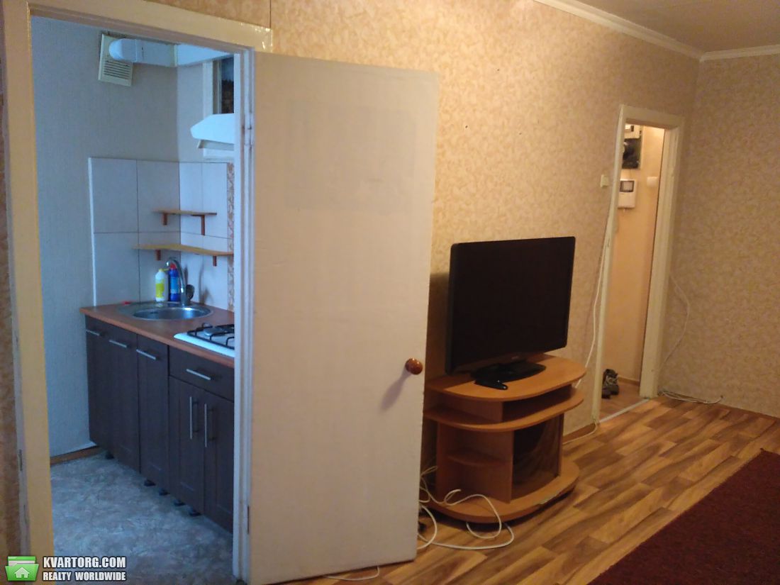 Rent out 1-room apartment. Киев,  Дегтяревская — photo 4