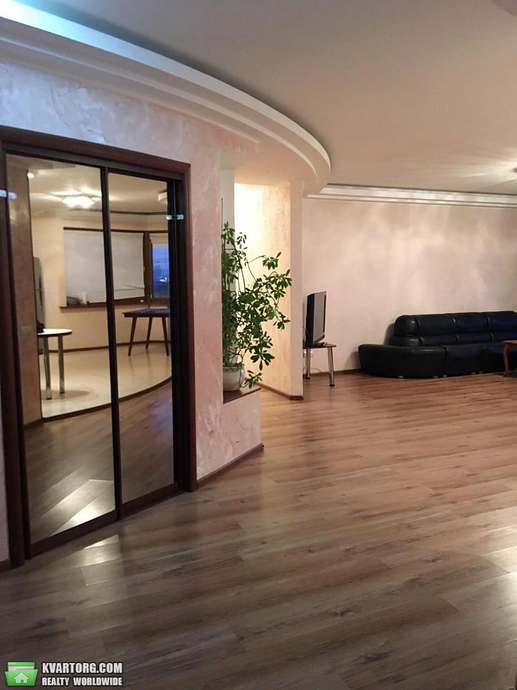 Rent out 4-room apartment. Киев,  Расковой — photo 3