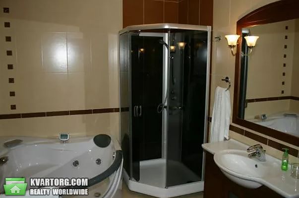 Rent out 3-room apartment. Киев,  Щорса — photo 8