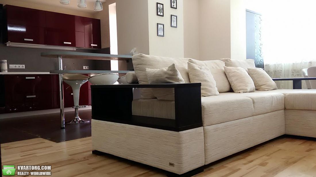 Rent out 4-room apartment. Киев,  Старонаводницкая — photo 1