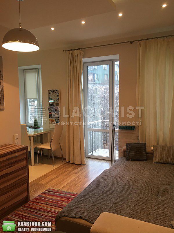 Rent out 2-room apartment. Киев,  Лютеранская — photo 2
