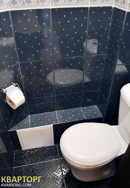 Rent out 2-room apartment. Киев,  Ярославская — photo 7