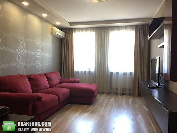 Rent out 1-room apartment. Киев,  Львовская — photo 1