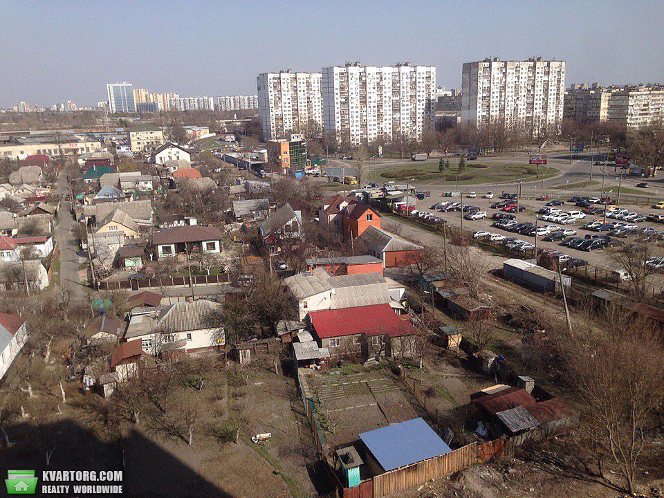 Sell 2-room apartment. Киев,  Комбинатная — photo 1