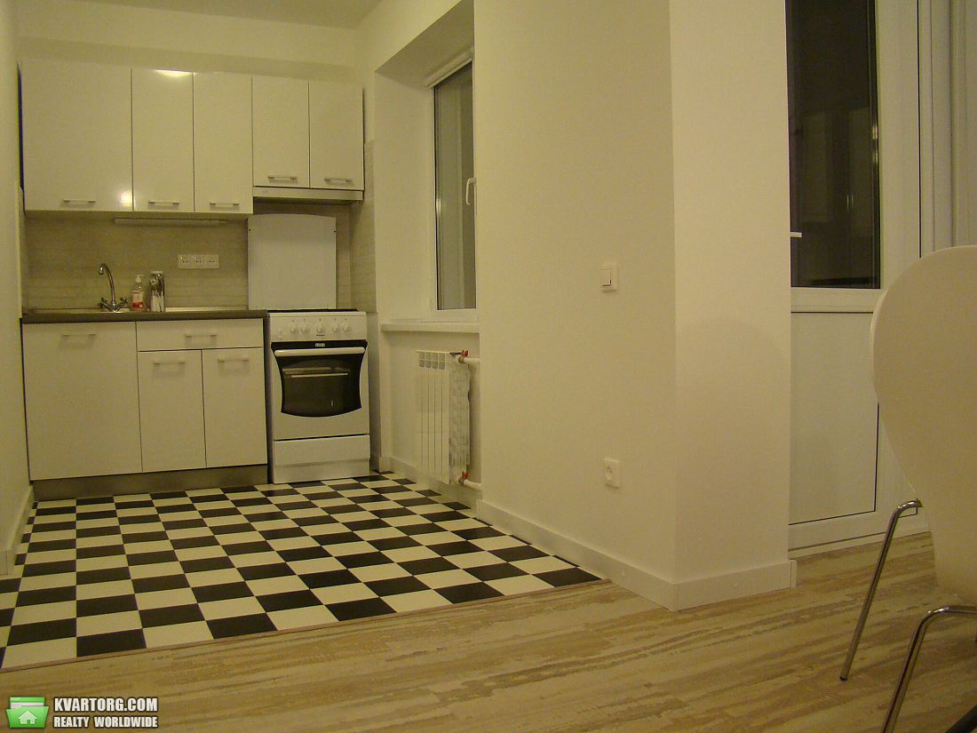 Rent out 1-room apartment. Киев, Флоренции — photo 4