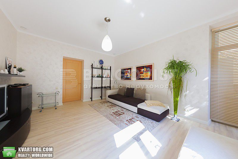 Rent out 2-room apartment. Киев,  Институтская — photo 2