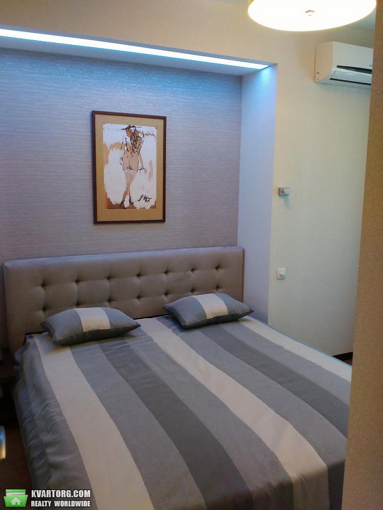 Rent out 2-room apartment. Киев,  Лысенко — photo 6