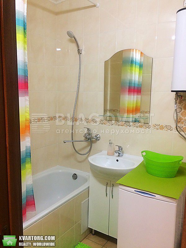 Rent out 1-room apartment. Киев,  Жилянская — photo 5