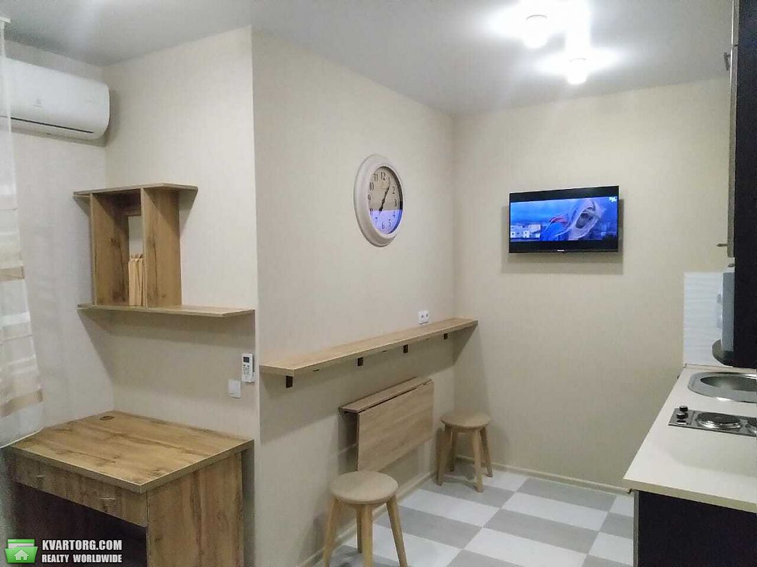 Rent out 1-room apartment. Киев, Промениста — photo 4