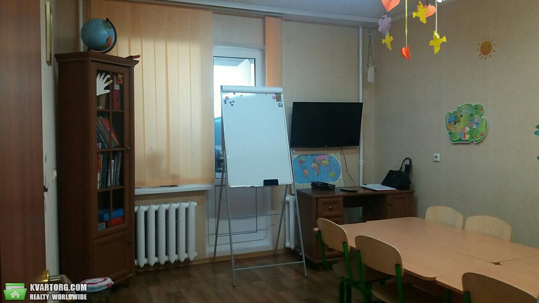 Rent out 3-room apartment. Киев,  Урловская — photo 2