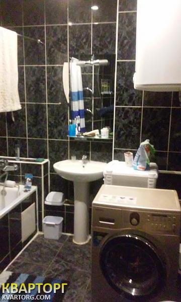 Rent out 2-room apartment. Киев, Подгорная — photo 5