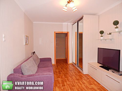 Rent out 2-room apartment. Киев,  Чавдар — photo 3