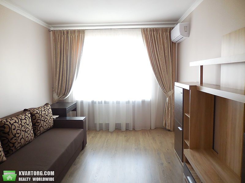 Rent out 1-room apartment. Киев,  Чавдар — photo 3