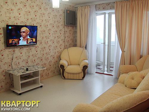 Rent out 2-room apartment. Киев,  Героев Днепра — photo 1
