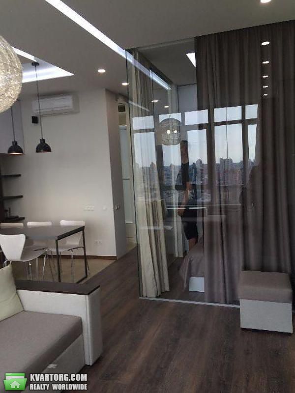 Rent out 1-room apartment. Киев,  Жилянская — photo 5