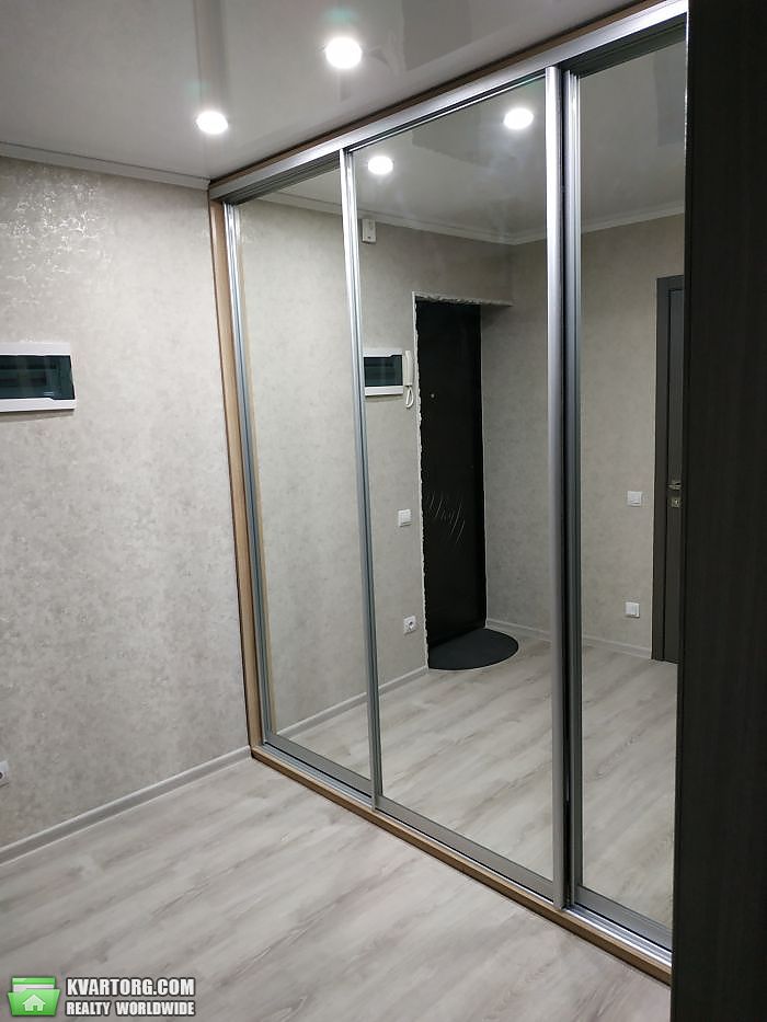 Rent out 1-room apartment. Киев,  Крушельницкой — photo 4
