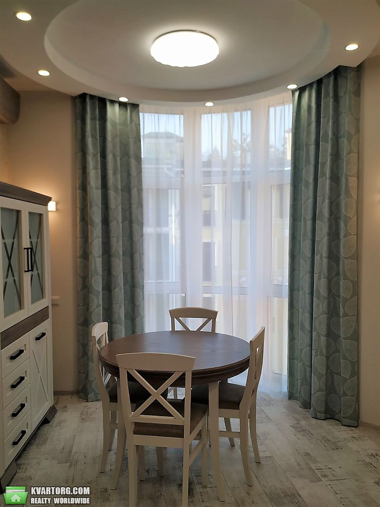 Rent out 1-room apartment. Киев, Дегтярная — photo 1