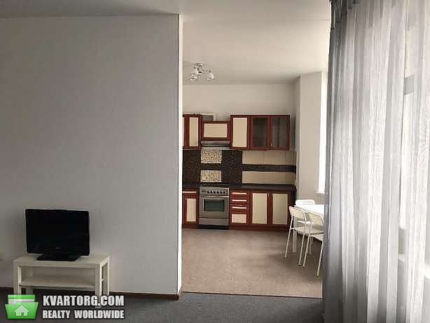 Rent out 3-room apartment. Киев,  Урловская — photo 7
