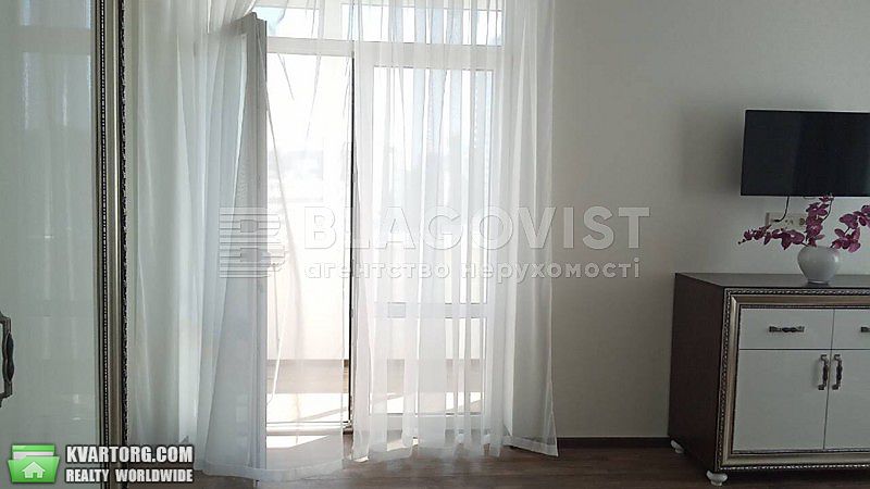 Rent out 1-room apartment. Киев, Коновальця Євгена Щорса — photo 4