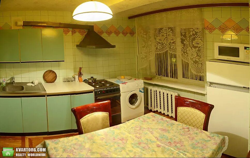 Rent out 2-room apartment. Киев,  Мичурина — photo 1