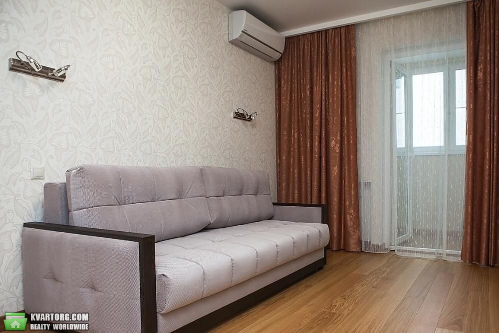 Rent out 2-room apartment. Киев,  Бажана — photo 3
