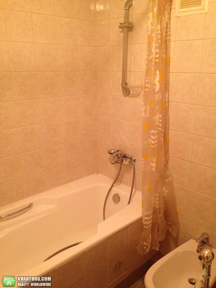 Rent out 3-room apartment. Киев,  Русановский бул — photo 10
