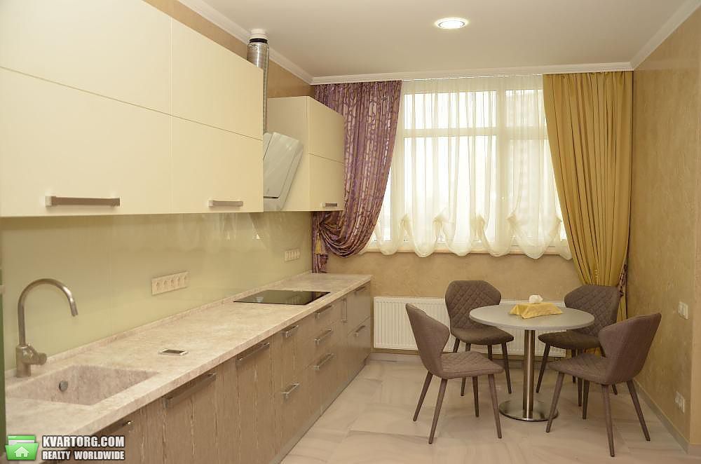 Rent out 4-room apartment. Киев,  Драгомирова — photo 4