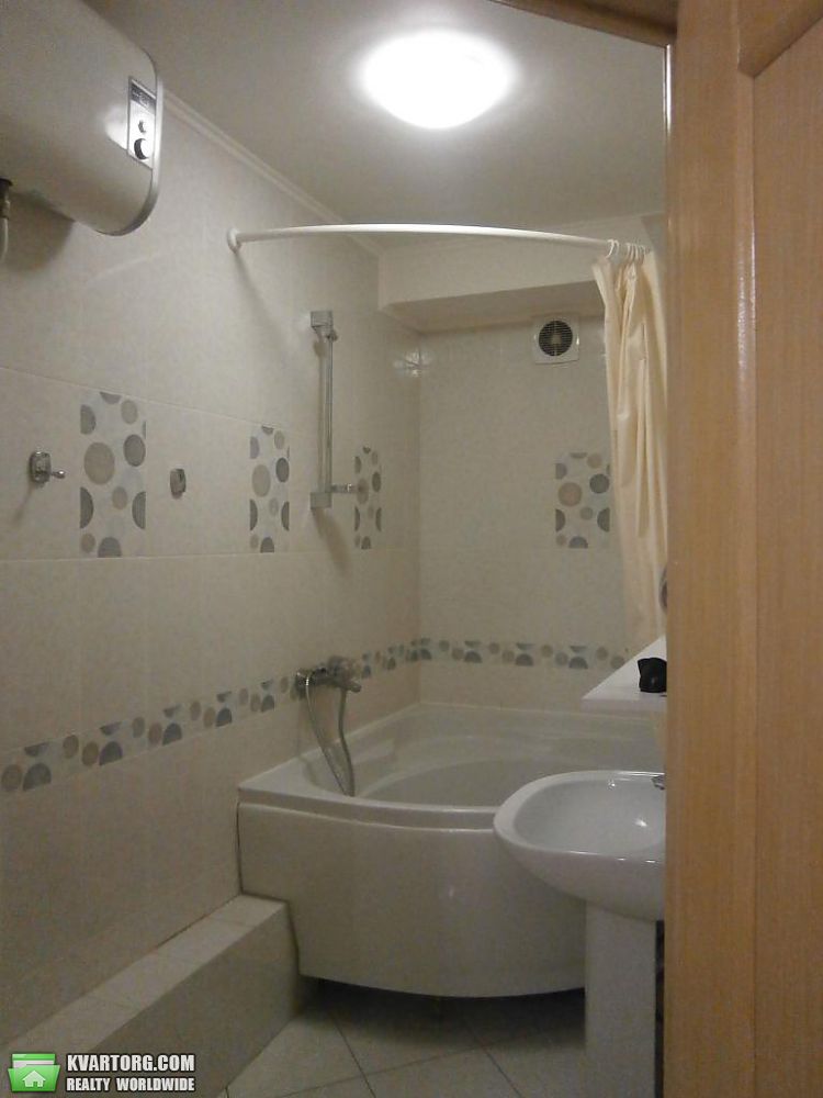 Rent out 2-room apartment. Киев,  Леси Украинки бул — photo 9