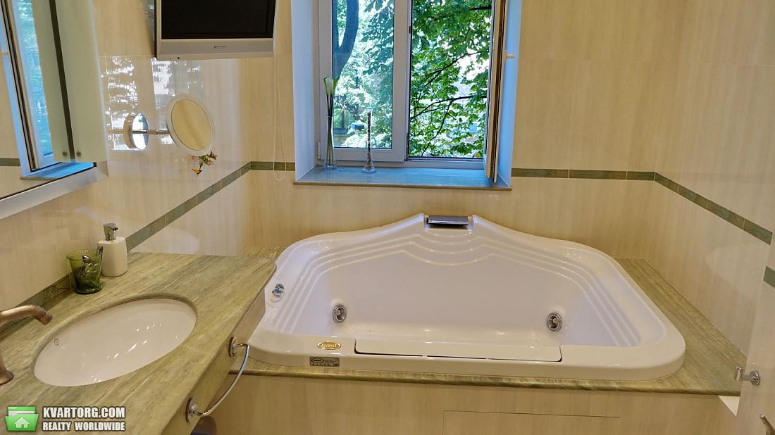 Rent out 3-room apartment. Киев, Владимирская — photo 9