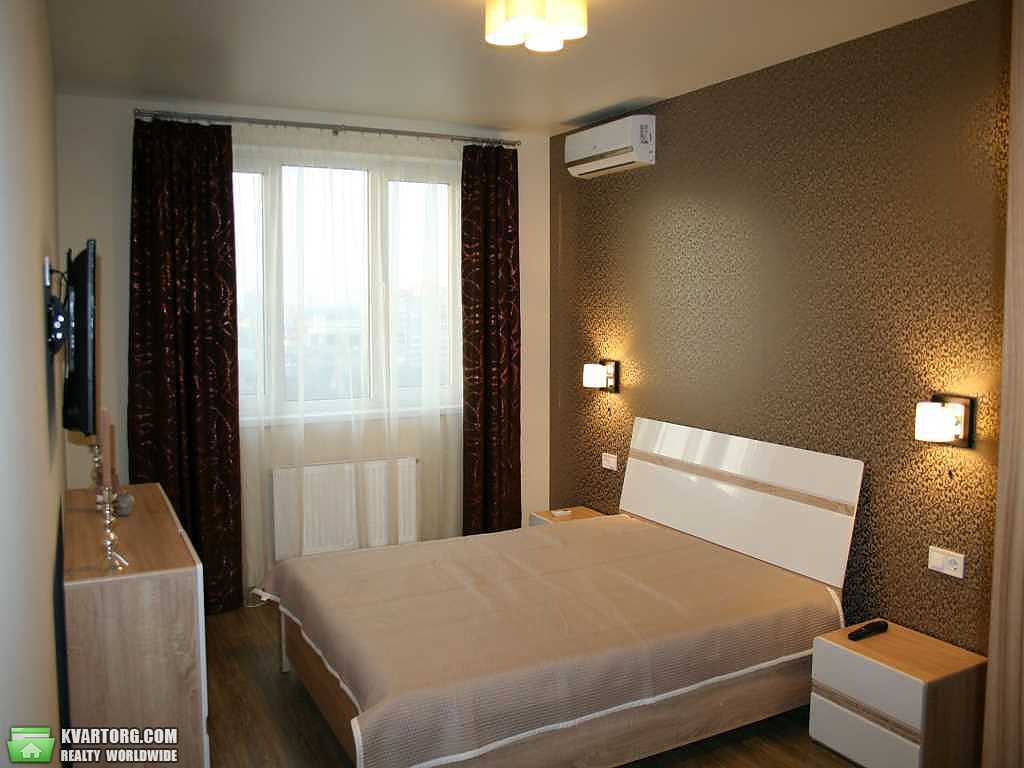 Rent out 2-room apartment. Киев, Мельникова — photo 2