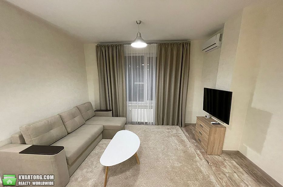 Rent out 2-room apartment. Киев, Днепровская наб — photo 2