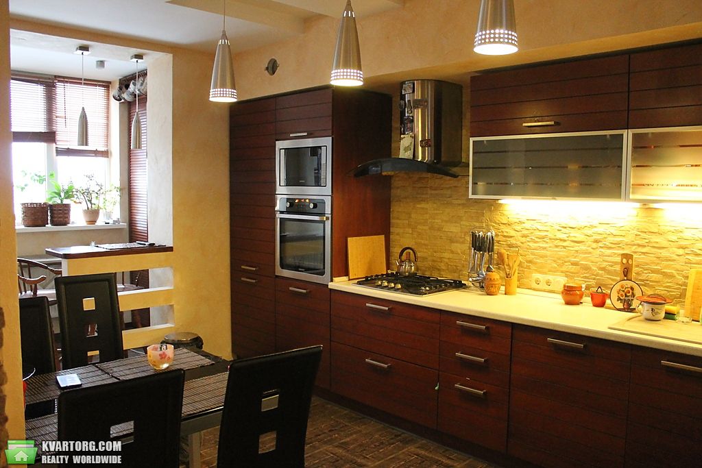 Sell 4-room apartment. Днепропетровск, маршала Судца — photo 1