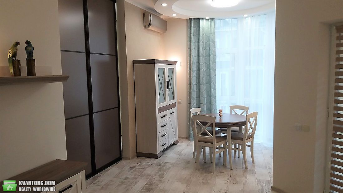 Rent out 1-room apartment. Киев, Дегтярная — photo 2
