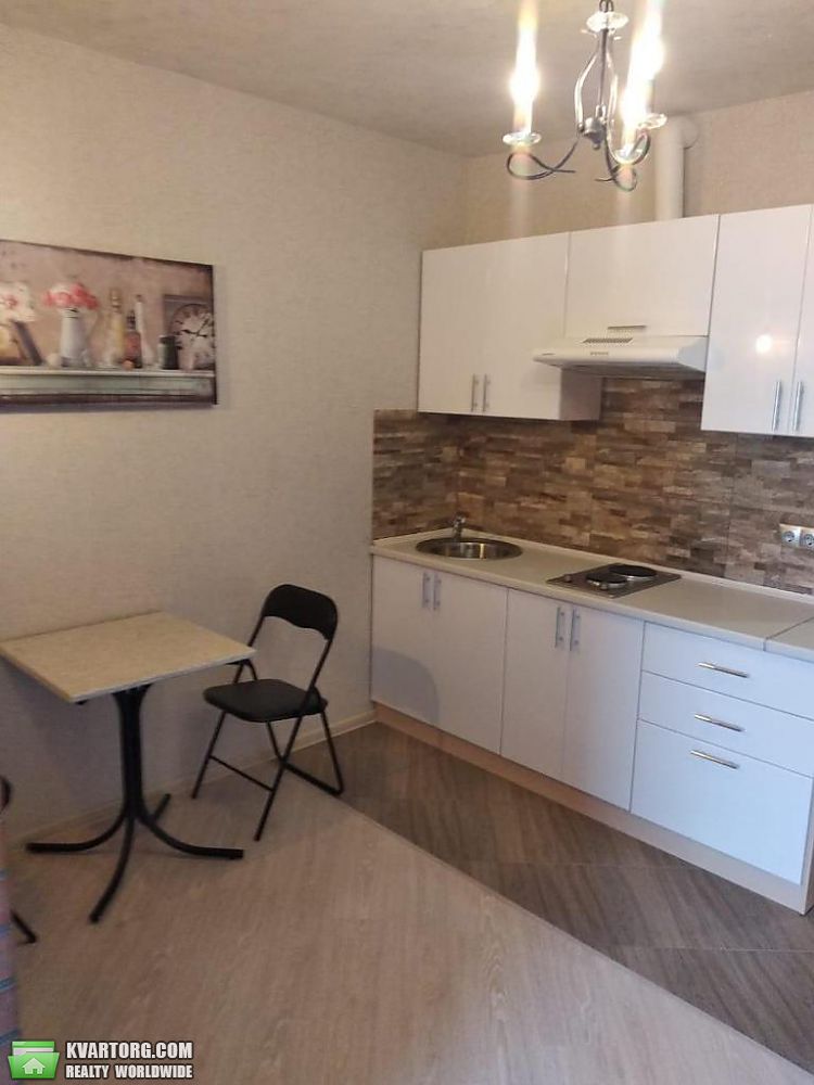 Rent out 1-room apartment. Киев,  Ломоносова — photo 1