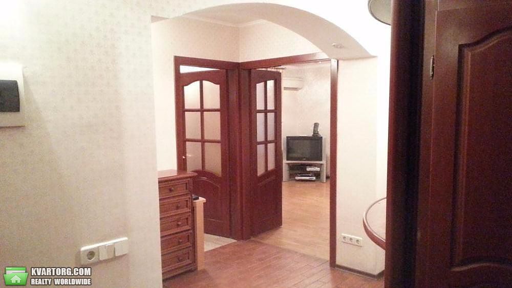Rent out 4-room apartment. Киев,  Невская — photo 4