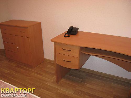 Rent out 3-room apartment. Киев,  Героев Обороны — photo 7