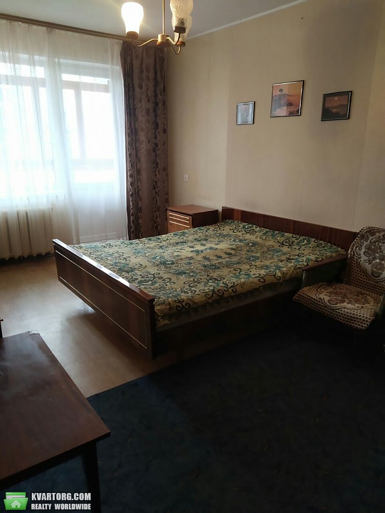 Rent out 1-room apartment. Киев,  Днепровская наб — photo 1
