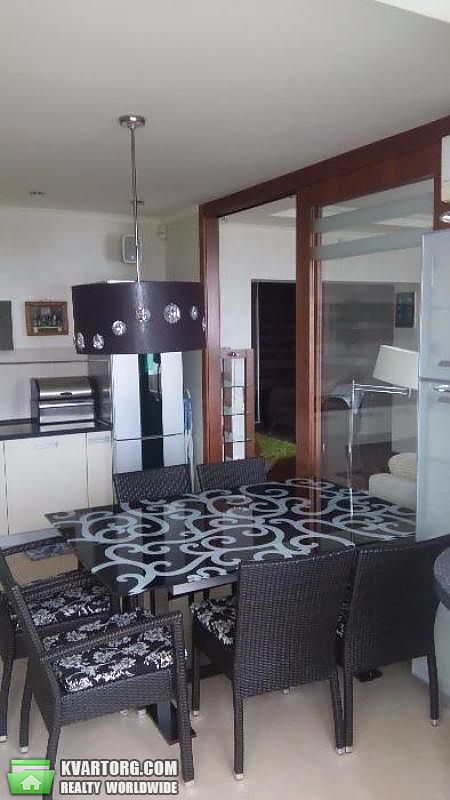 Rent out 3-room apartment. Киев,  Салютная — photo 4