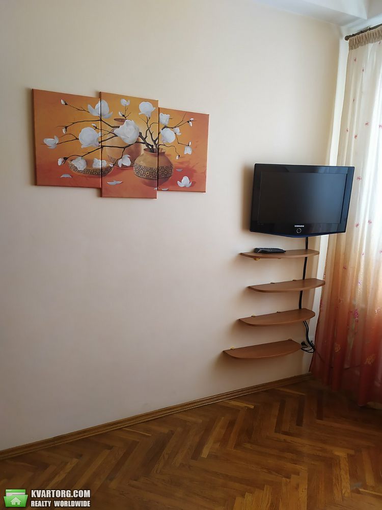 Rent out 2-room apartment. Киев,  Большая Васильковская — photo 5