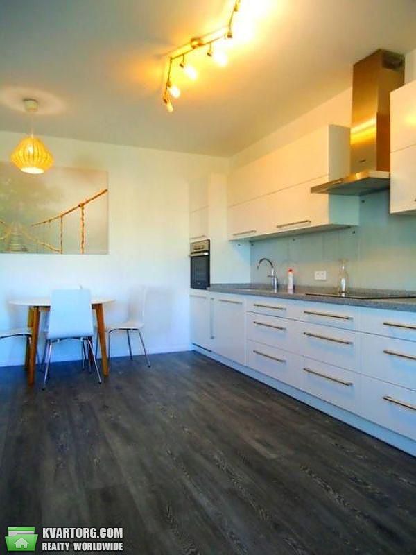 Rent out 3-room apartment. Киев,  Дегтяревская — photo 4