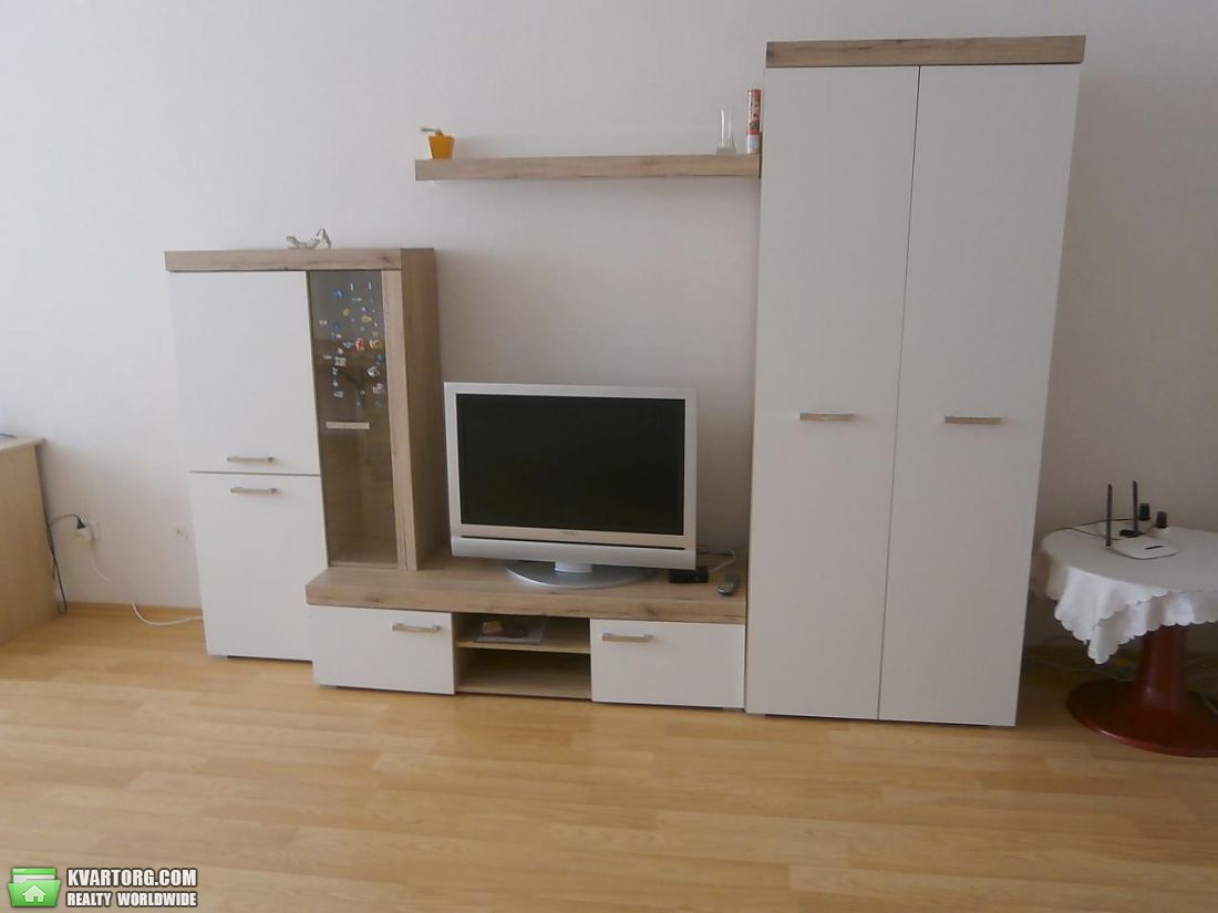 Rent out 2-room apartment. Киев,  Срибнокильская — photo 7