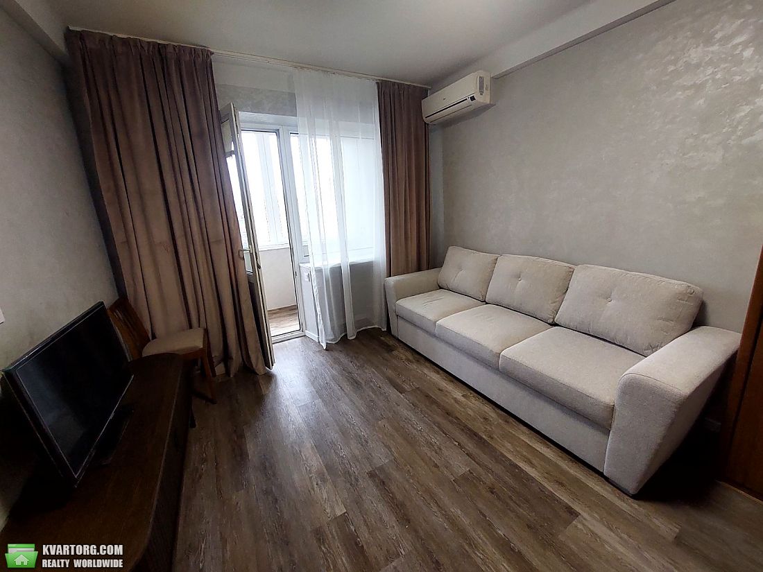 Rent out 2-room apartment. Киев, Саксаганского — photo 2