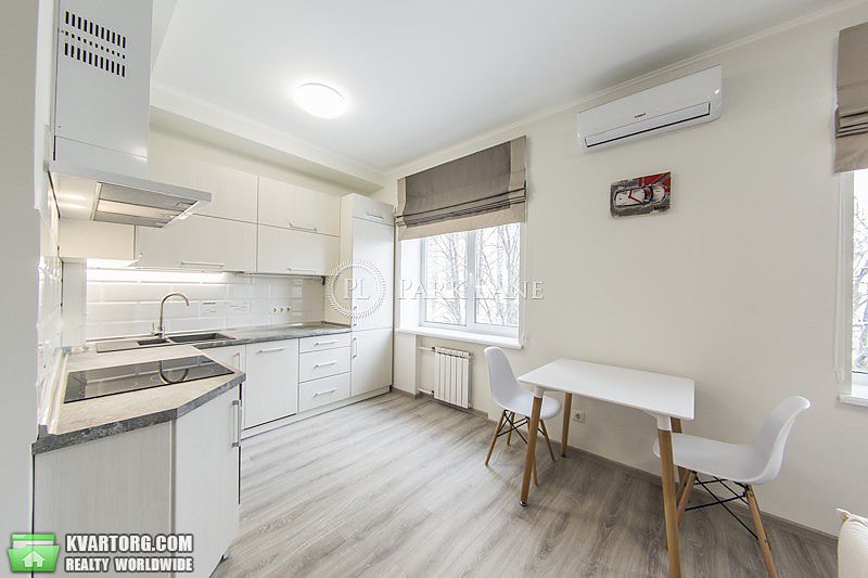 Rent out 2-room apartment. Киев,  Мазепы — photo 7