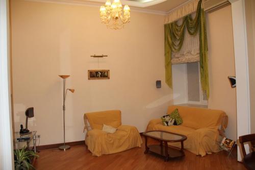 Rent out 2-room apartment. Одесса, Екатеринеская пл. — photo 7